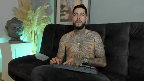 Snapshot of vincentsartori chatting on November 22, 2025, 8:19 pm Vincent Sartori online show from November 22, 2025, 8:19 pm