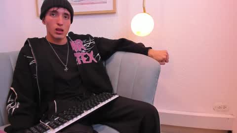 vinniematte online show from February 8, 2025, 3:08 am