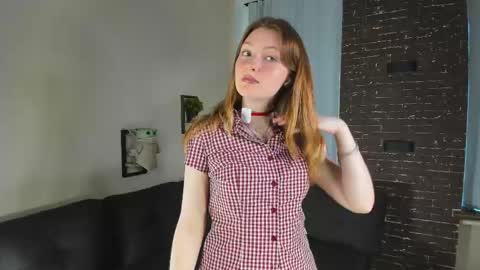 Snapshot of viola_larson chatting on June 1, 2026, 4:52 pm Viola but friends call me Sisi online show from June 1, 2026, 4:52 pm