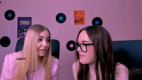 viola_sweet_ online show from May 13, 2026, 8:34 am