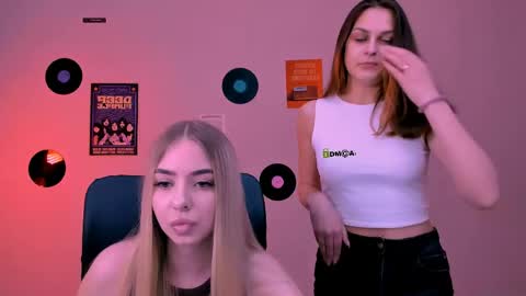 viola_sweet_ online show from May 14, 2026, 10:00 am