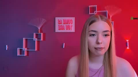 viola_sweet_ online show from May 15, 2026, 9:16 am