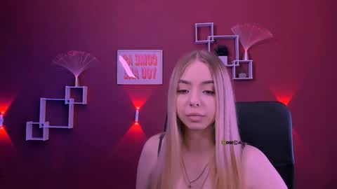 viola_sweet_ online show from May 26, 2026, 9:05 am