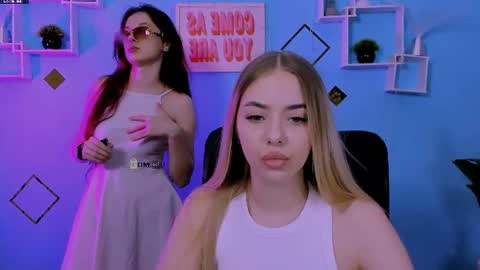 viola_sweet_ online show from June 22, 2026, 9:06 am