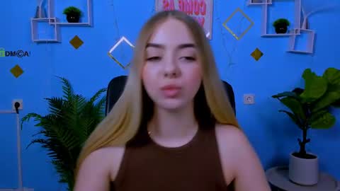 viola_sweet_ online show from July 5, 2026, 10:44 am
