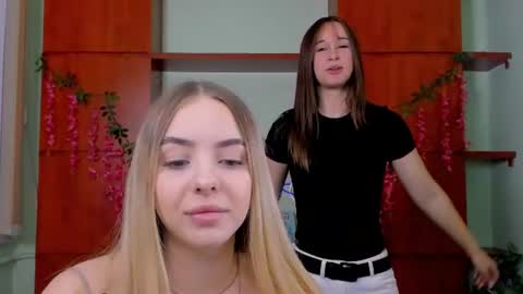 viola_sweet_ online show from July 19, 2026, 8:40 am
