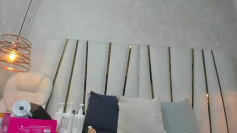 violeet_gray online show from July 22, 2026, 11:24 am