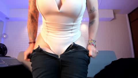 Violett  Everyday From 0530 to 1430 Col Time online show from January 12, 2025, 5:44 pm