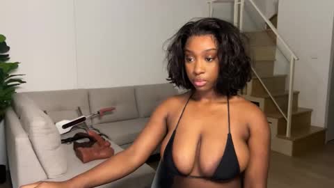 Fantasy Black Girl online show from September 14, 2025, 5:28 am