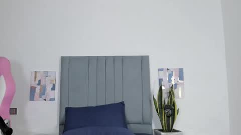 Snapshot of violet_24__ chatting on January 13, 2025, 9:52 pm Violet online show from January 13, 2025, 9:52 pm