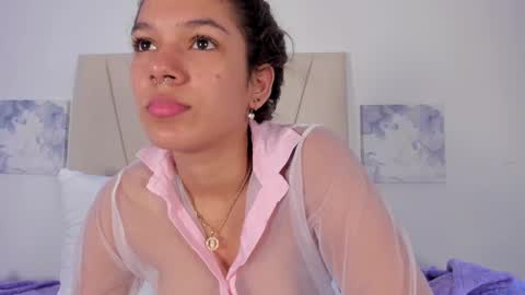 Snapshot of violet_24__ chatting on February 13, 2025, 5:11 pm Violet online show from February 13, 2025, 5:11 pm