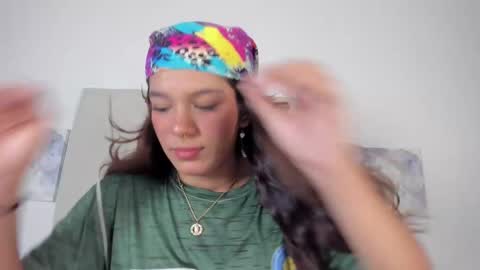 Snapshot of violet_24__ chatting on February 19, 2025, 1:18 am Violet online show from February 19, 2025, 1:18 am