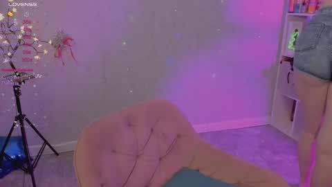 violet____h online show from January 6, 2025, 7:45 pm