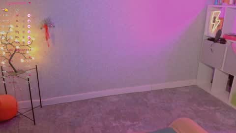 violet____h online show from February 9, 2025, 7:09 pm