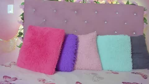 violet__taylor_ online show from April 7, 2026, 2:12 am