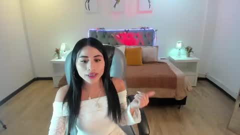 violet_anderson_ online show from July 27, 2026, 6:59 pm