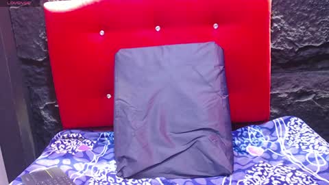 Violet online show from April 14, 2026, 2:45 pm