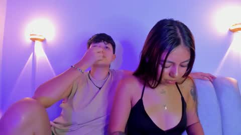 Violet and Casper online show from November 19, 2025, 5:51 am