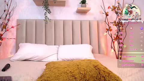 Violet Jones online show from December 23, 2024, 5:43 pm