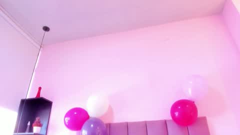 Snapshot of violet_myerrs chatting on November 7, 2025, 12:49 pm violet online show from November 7, 2025, 12:49 pm