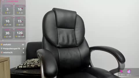 Snapshot of violet_sg chatting on March 1, 2025, 10:24 am violet online show from March 1, 2025, 10:24 am