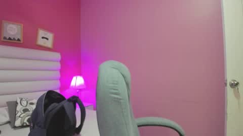 violet_sinclair online show from May 30, 2026, 11:18 am