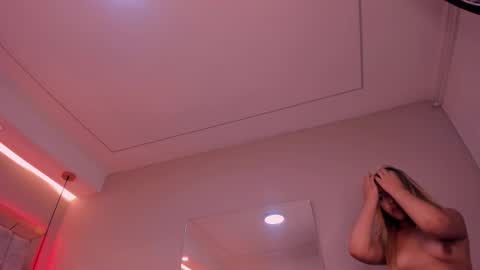 Violeta  online show from September 14, 2025, 11:09 am