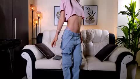Snapshot of violeta_foxz chatting on June 19, 2026, 7:39 pm Violeta online show from June 19, 2026, 7:39 pm