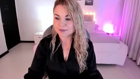 violeta_hotter_ online show from November 7, 2025, 10:15 am