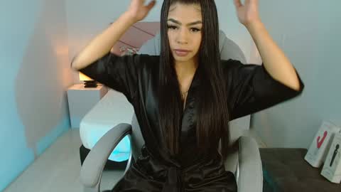 Snapshot of violeta_leon chatting on January 18, 2025, 7:58 pm Violeta leon online show from January 18, 2025, 7:58 pm