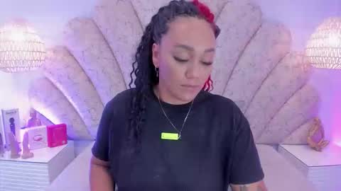 violeta_medina online show from January 16, 2026, 1:42 am