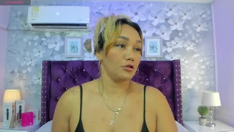 violeta_medina online show from April 1, 2026, 2:45 am