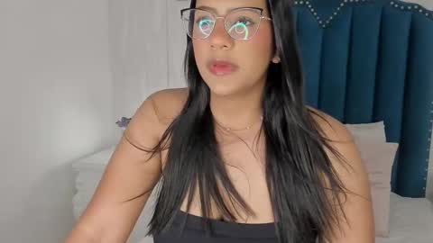 Violeta online show from December 15, 2025, 3:33 am