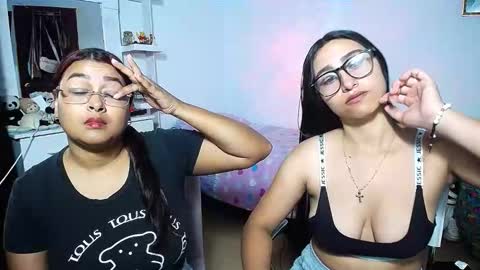 Snapshot of violeta_rouses chatting on February 17, 2026, 3:29 pm violeta_rouses online show from February 17, 2026, 3:29 pm