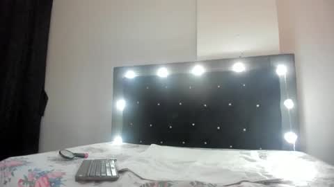 VioletaDums online show from March 25, 2026, 3:56 am