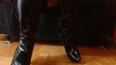 Violeta  morrison online show from November 15, 2025, 9:06 am