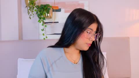 Violet online show from May 25, 2026, 11:27 am