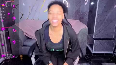 Snapshot of violeth_b chatting on November 25, 2025, 1:00 pm violeth_b online show from November 25, 2025, 1:00 pm