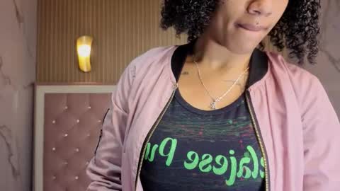 Snapshot of violeth_b chatting on December 18, 2025, 12:44 pm violeth_b online show from December 18, 2025, 12:44 pm