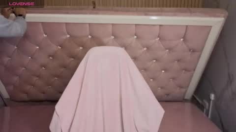 Snapshot of violeth_b chatting on December 20, 2025, 1:07 pm violeth_b online show from December 20, 2025, 1:07 pm