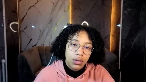 Snapshot of violeth_b chatting on December 22, 2025, 12:35 pm violeth_b online show from December 22, 2025, 12:35 pm