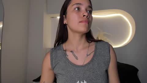 Violeth Hill online show from February 17, 2025, 4:09 am