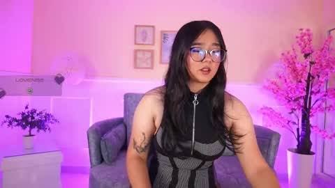 violetjonesx online show from May 15, 2026, 11:39 am