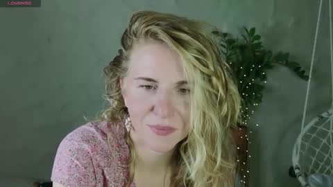 Violet  next stream December 6 online show from September 12, 2025, 7:25 pm