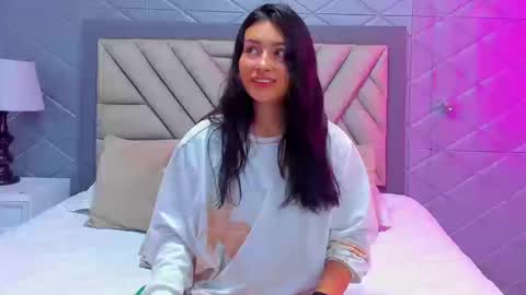 Violet Rousse online show from September 18, 2025, 4:09 pm