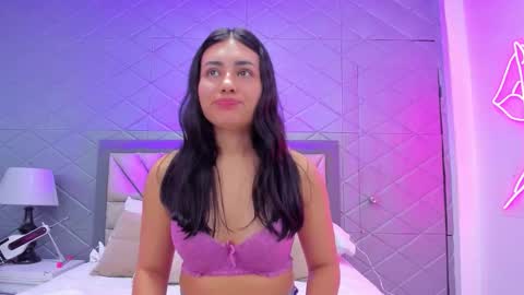 Violet Rousse online show from December 3, 2025, 4:16 pm