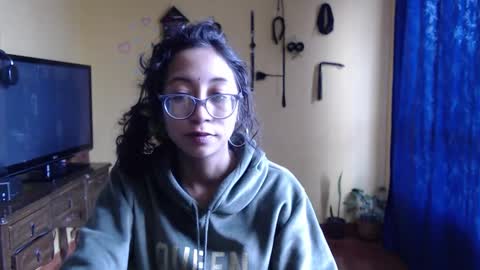 Violet777  online show from November 8, 2025, 3:23 pm