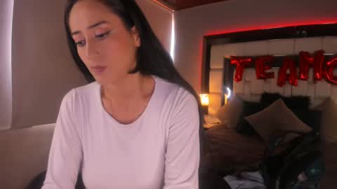 Snapshot of violetskinny chatting on March 11, 2025, 6:30 pm violetskinny online show from March 11, 2025, 6:30 pm