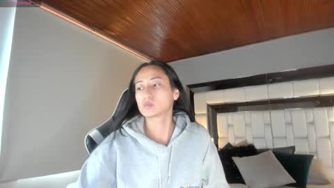 Snapshot of violetskinny chatting on September 12, 2025, 7:03 pm violetskinny online show from September 12, 2025, 7:03 pm