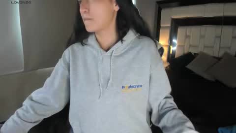 Snapshot of violetskinny chatting on September 17, 2025, 6:53 pm violetskinny online show from September 17, 2025, 6:53 pm